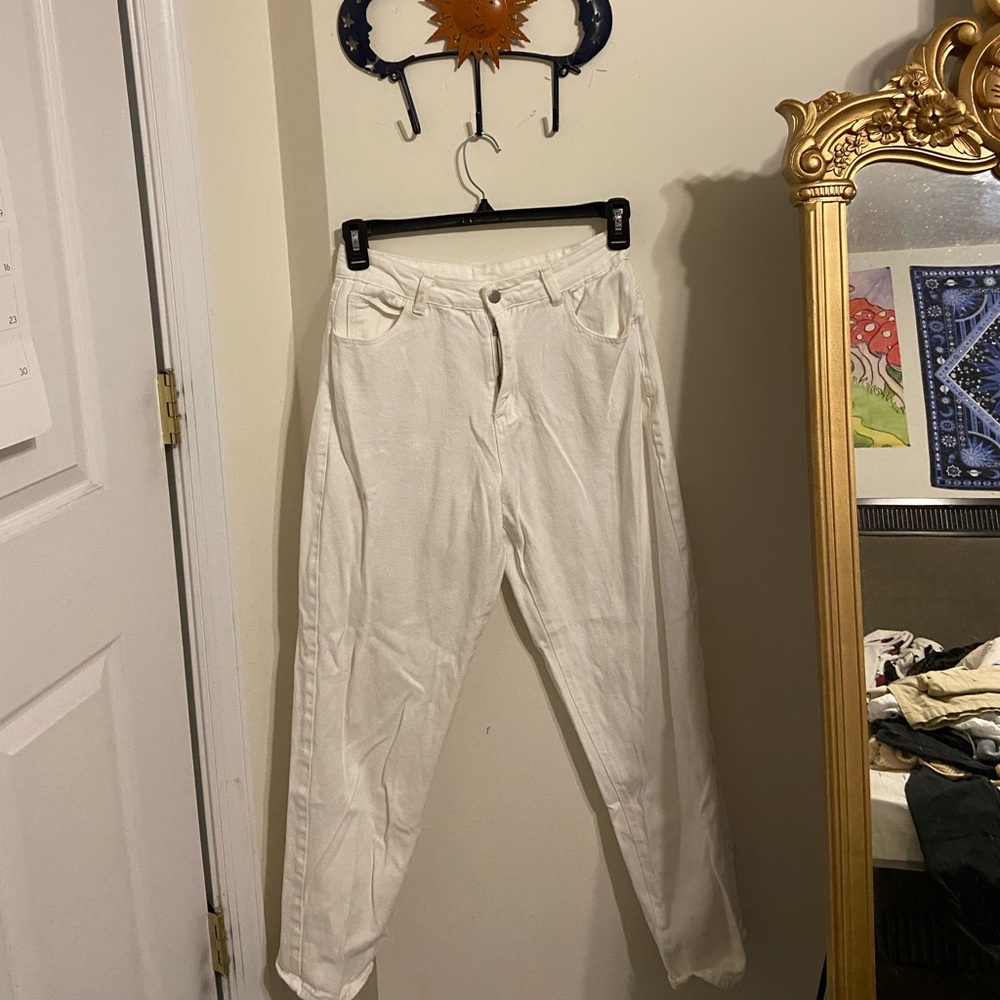 White straight leg mom jeans!